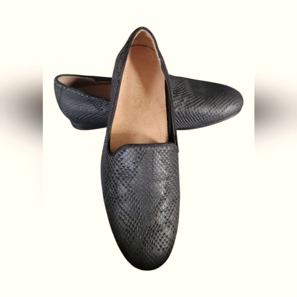 Vionic Willa II Women's Slip On Black Metal Snakeskin Flats Loafers Size 5 - Picture 6 of 8